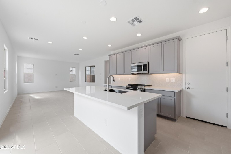 hj-az-phoenix-hawes-crossing-venture-jas