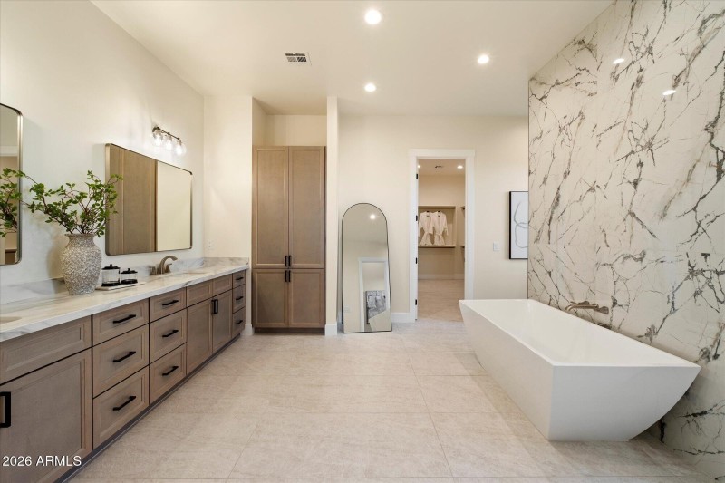 24-Master Bath