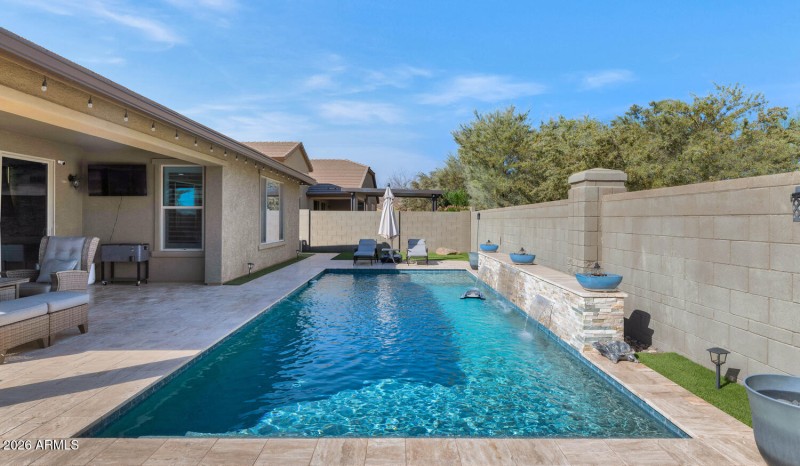 17012 W Sand Hills Rd-large-033-020-1701