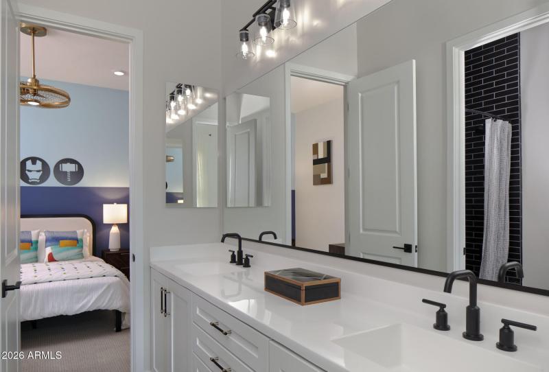 02-front bedroom bath