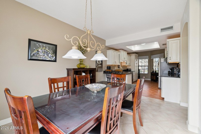 9-web-or-mls-7949-e-joshua-tree-ln