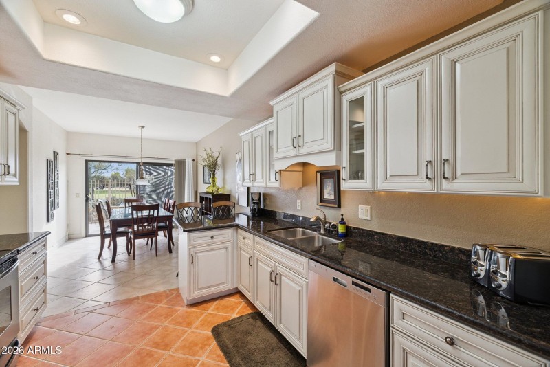 13-web-or-mls-7949-e-joshua-tree-ln