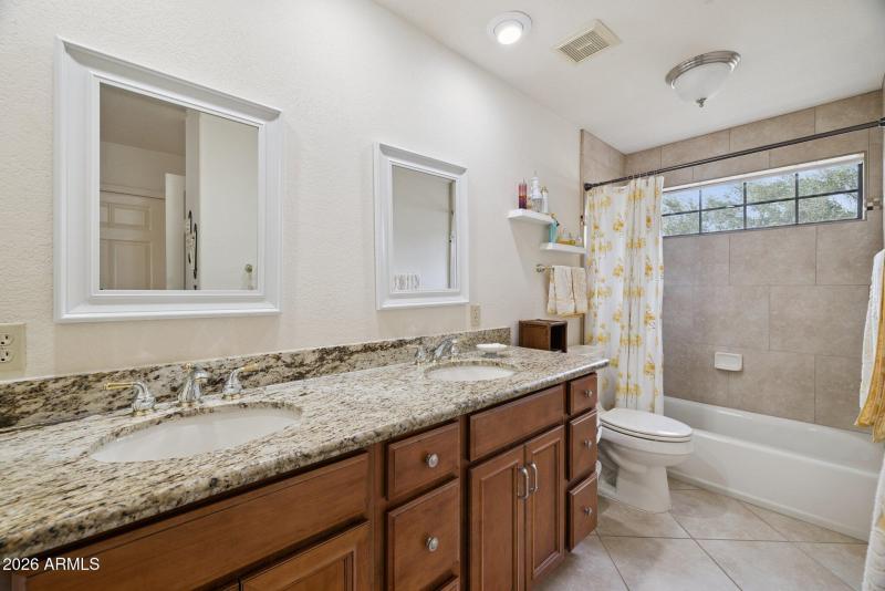 28-web-or-mls-7949-e-joshua-tree-ln