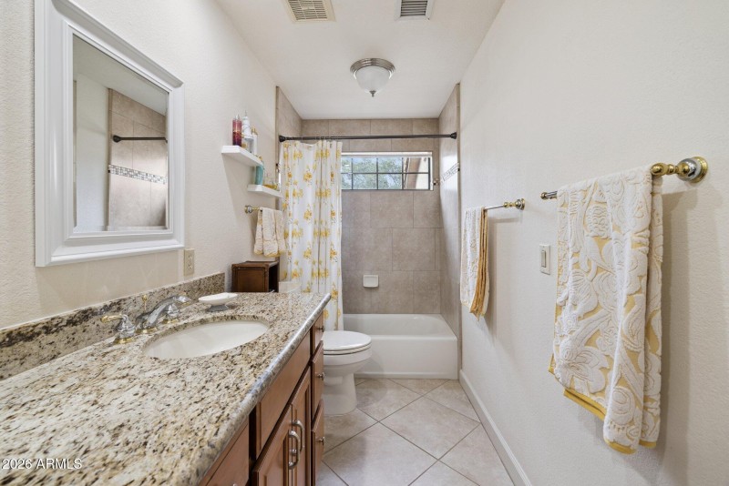 29-web-or-mls-7949-e-joshua-tree-ln