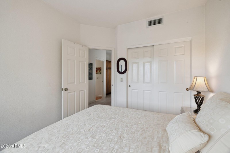 36-web-or-mls-7949-e-joshua-tree-ln