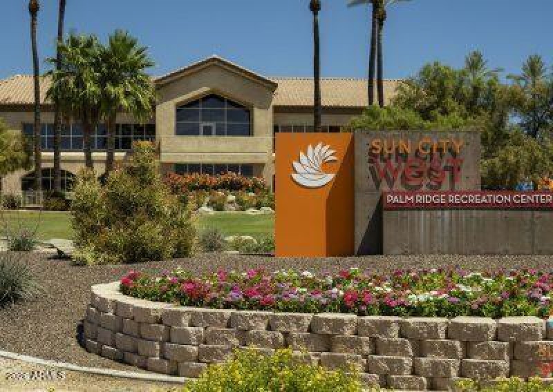 Palm-Ridge-Signage3-400x284