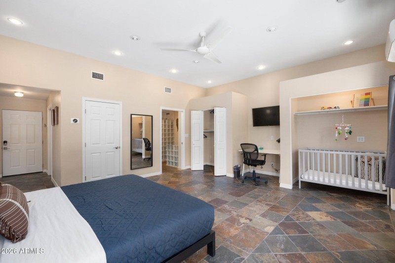 Primary bedroom furnished 2