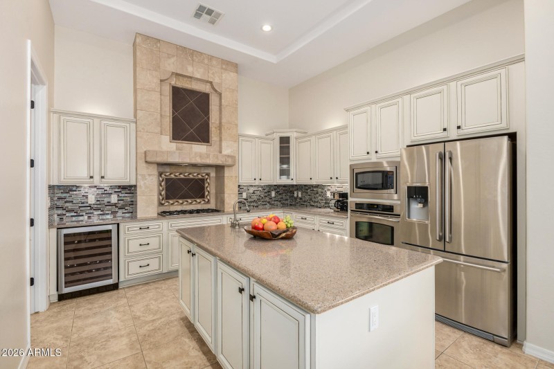 Kitchen w/ Gas Stovetop
