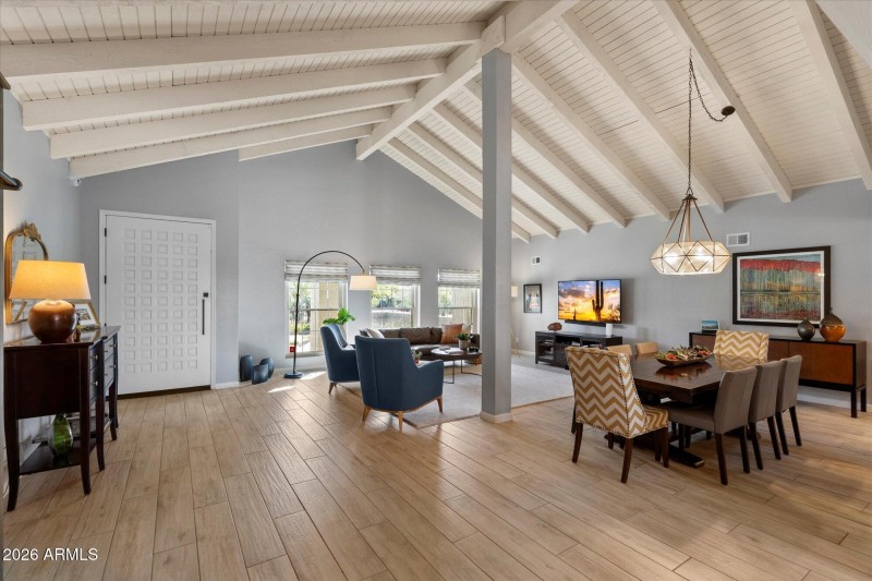 Living room/Dining room