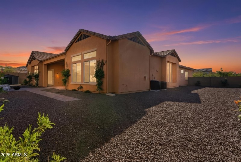 33_dsc07634_twilight_71ca8fbd-17ac-4355-