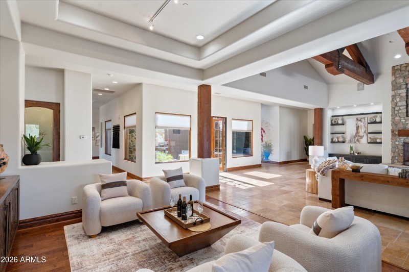 023-Living Room to Atrium