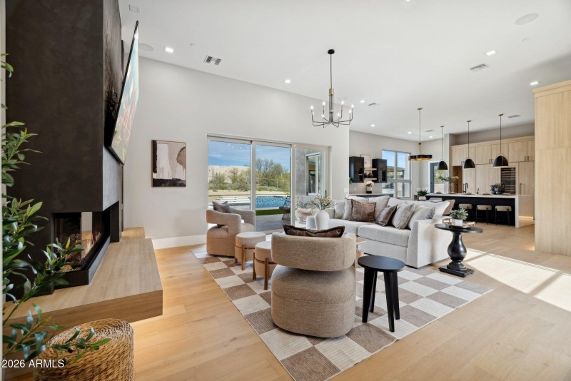 16-web-or-mls-27799-n-67th-way