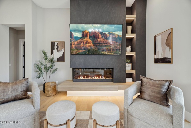 20-web-or-mls-27799-n-67th-way