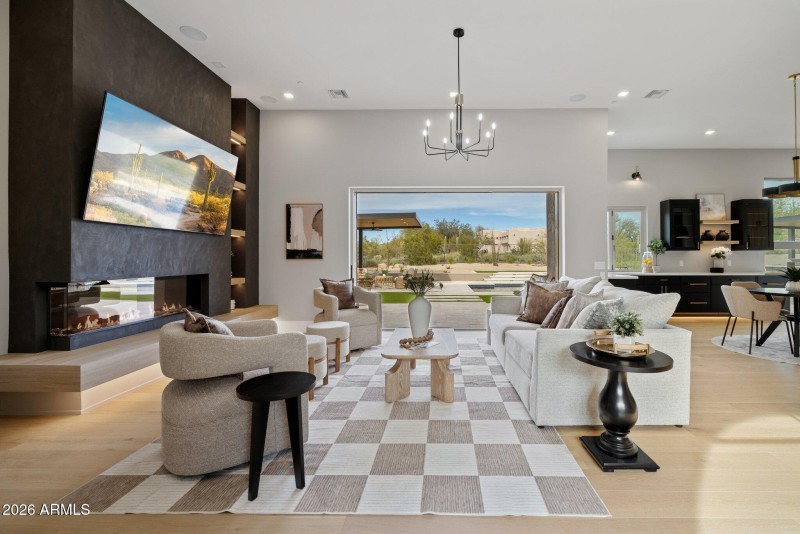 21-web-or-mls-27799-n-67th-way