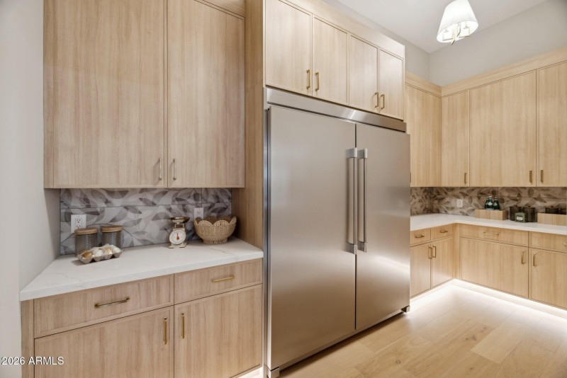 43-web-or-mls-27799-n-67th-way