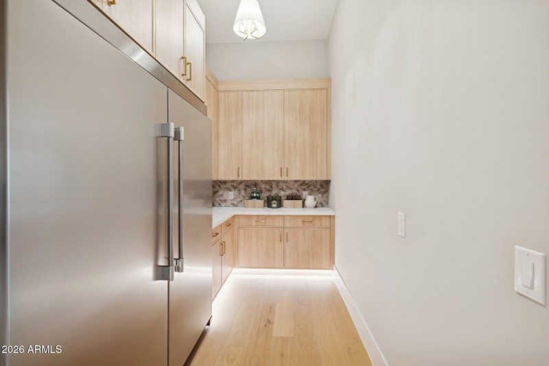 44-web-or-mls-27799-n-67th-way