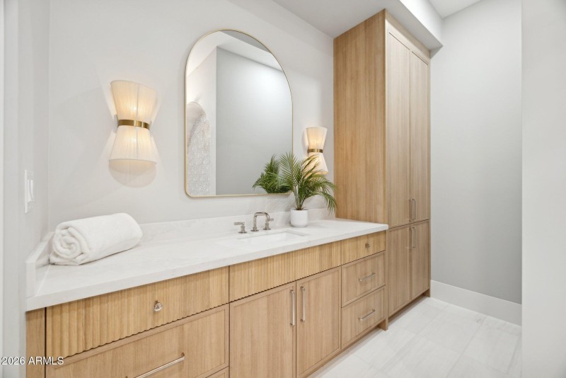 63-web-or-mls-27799-n-67th-way