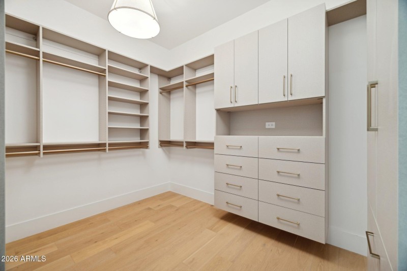 84-web-or-mls-27799-n-67th-way