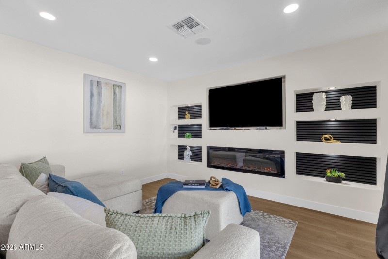 18-web-or-mls-1524-w-mission-ln