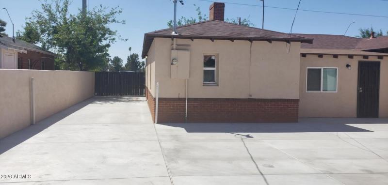 Drive through to the casita