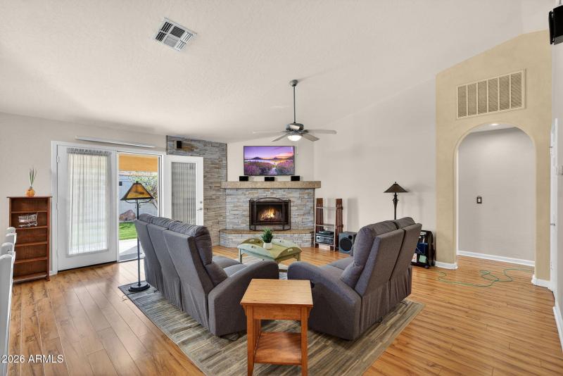 8-web-or-mls-11 E Cathy Ct