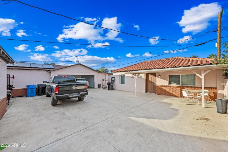 CASITA!! In the rear of the property