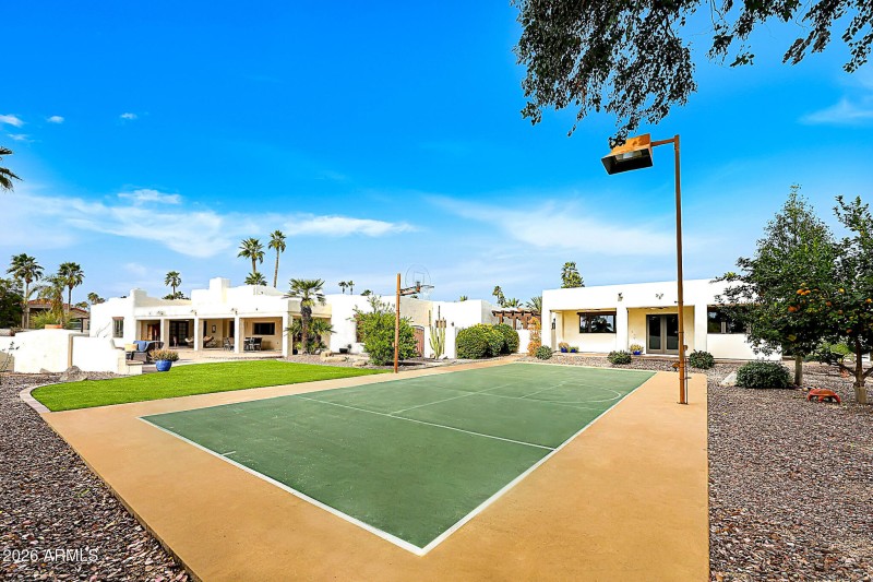 View casita, sports court, house