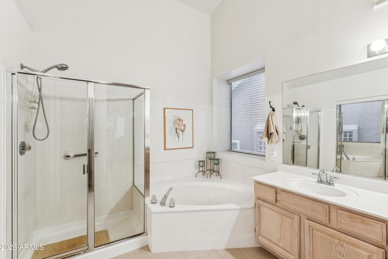 SEPARATE TUB & SHOWER