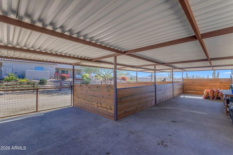 4 stall barn