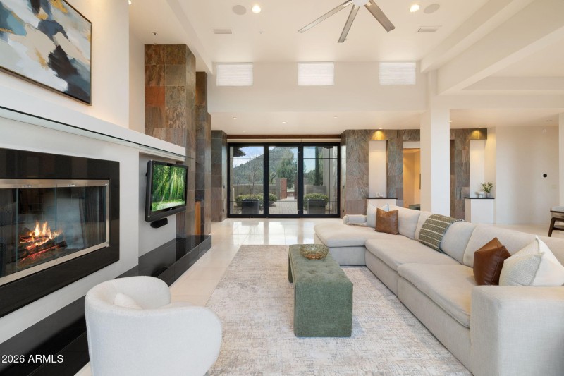 43-web-or-mls-FA9A2311