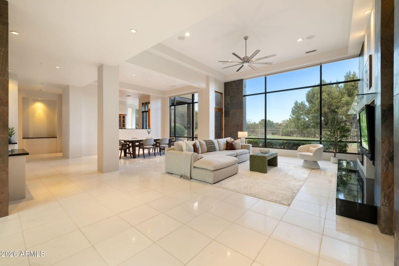 50-web-or-mls-FA9A2346