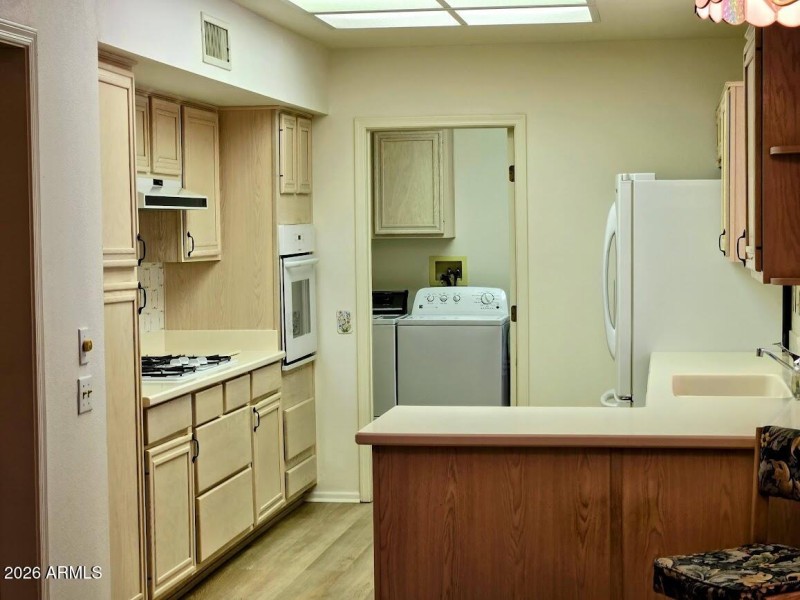 20810 N 143rd Way Kitchen1