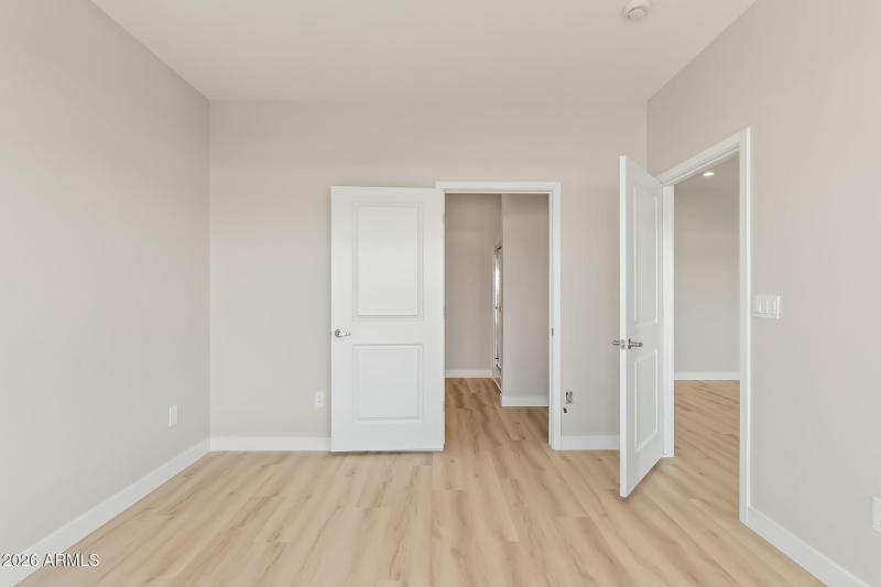 30-web-or-mls-JON00207