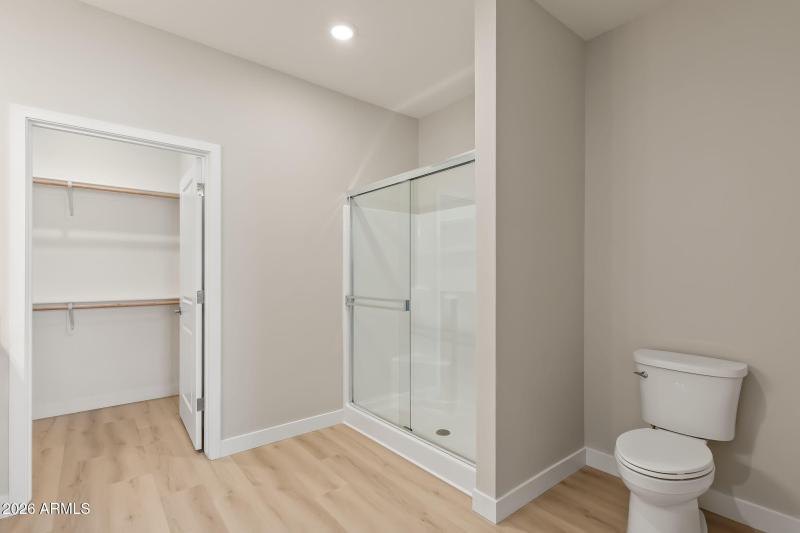 39-web-or-mls-JON00237