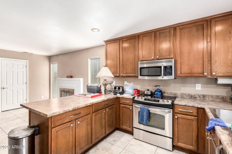 16848 N 40TH AVE, Phoenix, AZ 85053