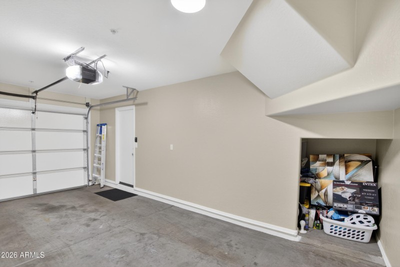 Garage w/Storage