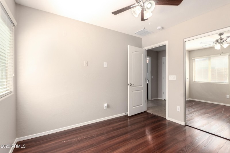 21 3rd(Middle)Bedroom2