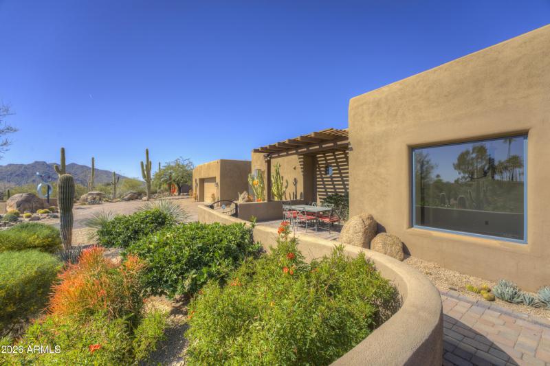 Front patio and walkway