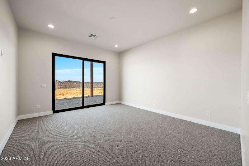 30-Primary Bedroom (1)