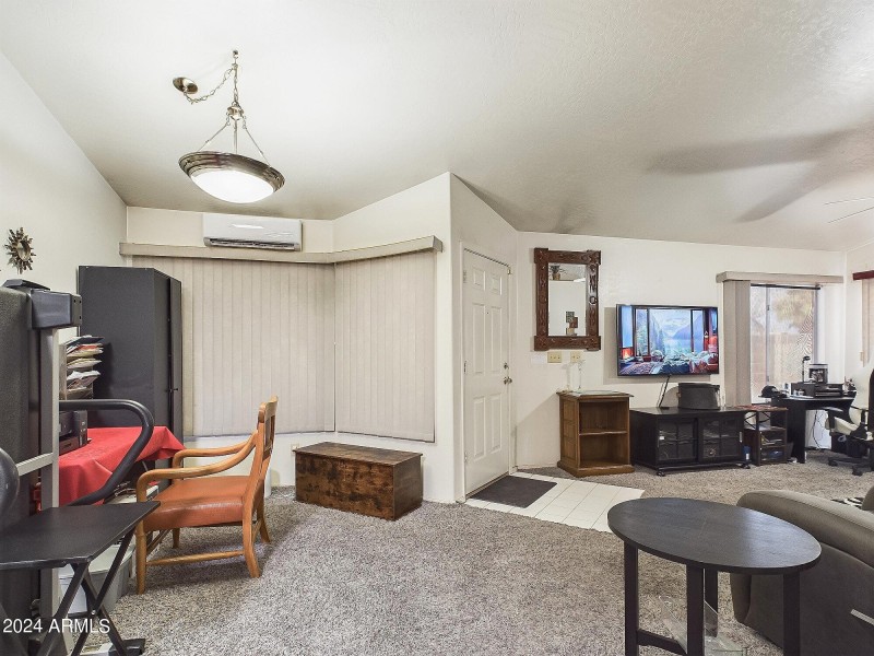 CAM03379G0-PR0057-STILL008