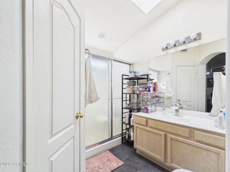 CAM03379G0-PR0176-STILL010