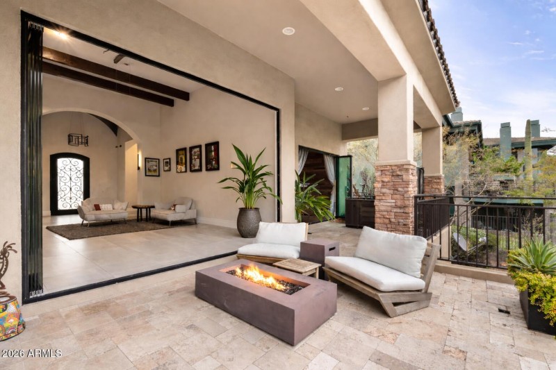 Indoor-Outdoor Entertaining