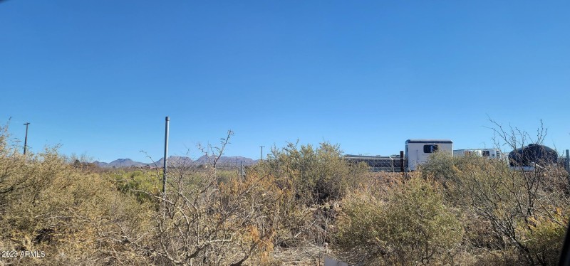 XXX 11th Stv 2 acres lot fence that limi