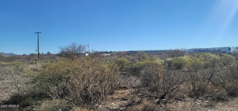 XXX 11th St 2 acres lot surroundings