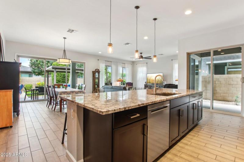 24-web-or-mls-E Appaloosa Rd-0605-024