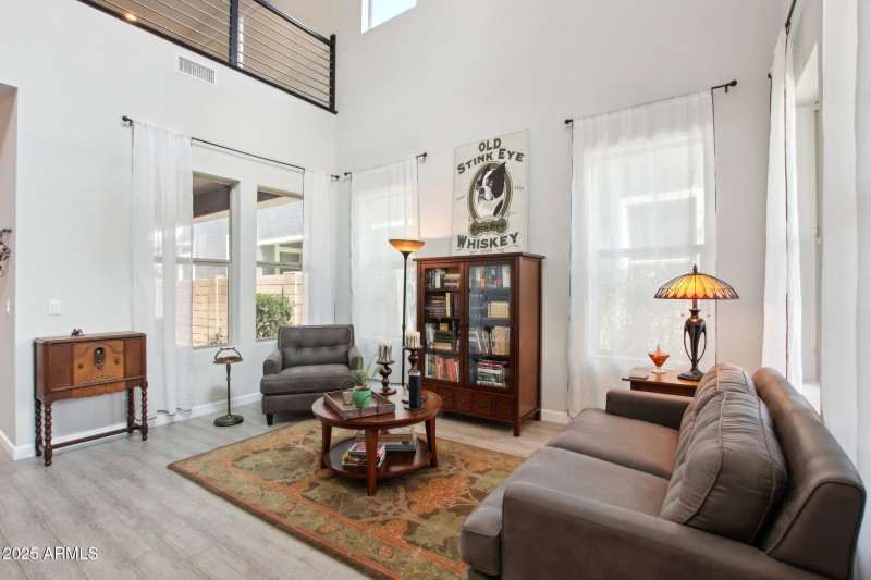 6-web-or-mls-E Appaloosa Rd-0605-006