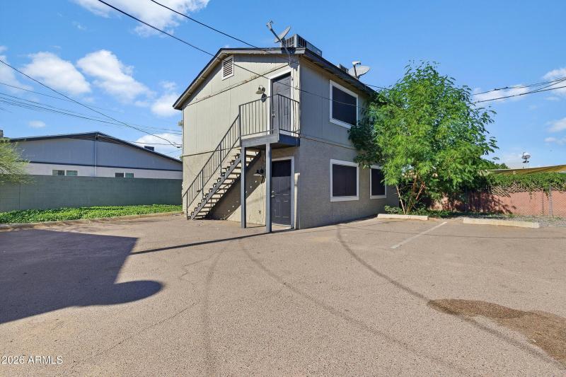 6-custom-1022 N 22nd Pl-6