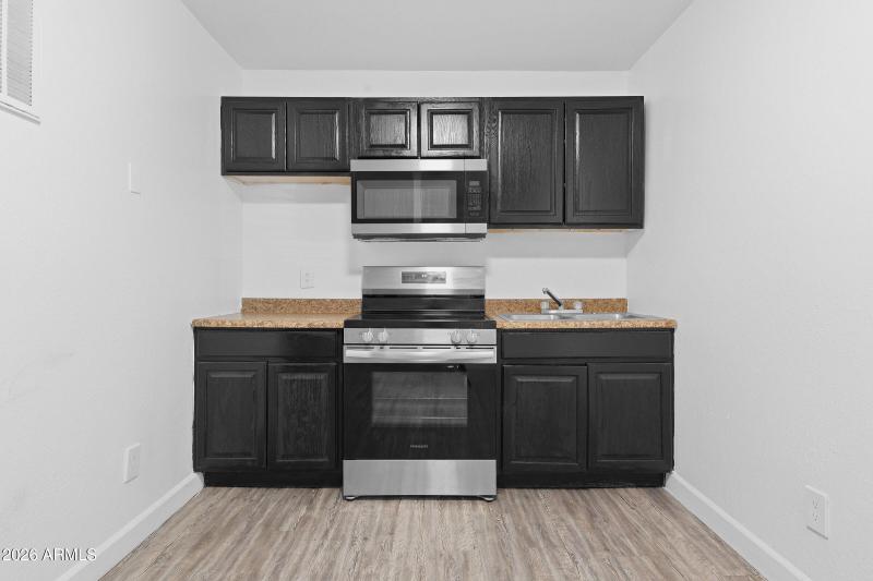 18-custom-1022 N 22nd Pl-18