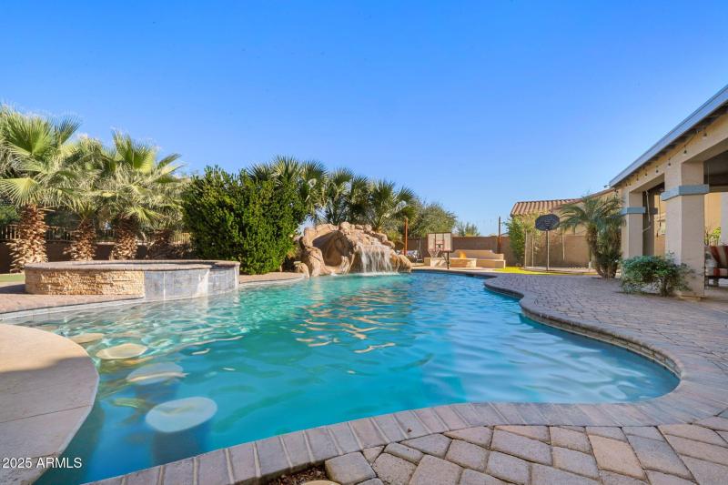 023__21256 E Waverly Dr