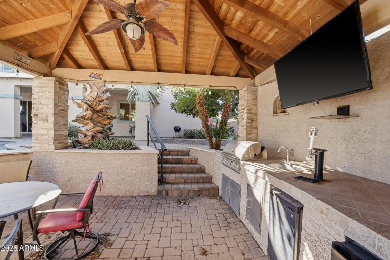 027__21256 E Waverly Dr